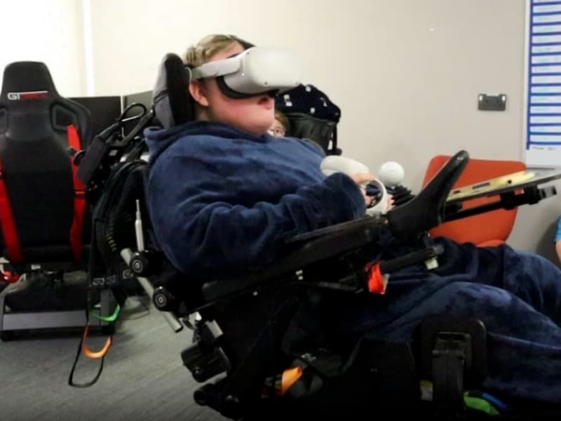 Teacher and student in VR session